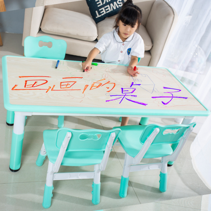 Wood-grain look children’s activity table